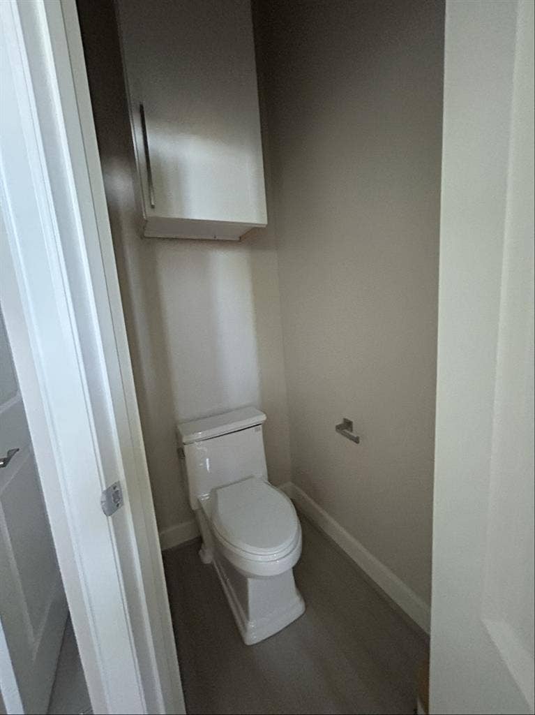 Huge master bedroom for rent