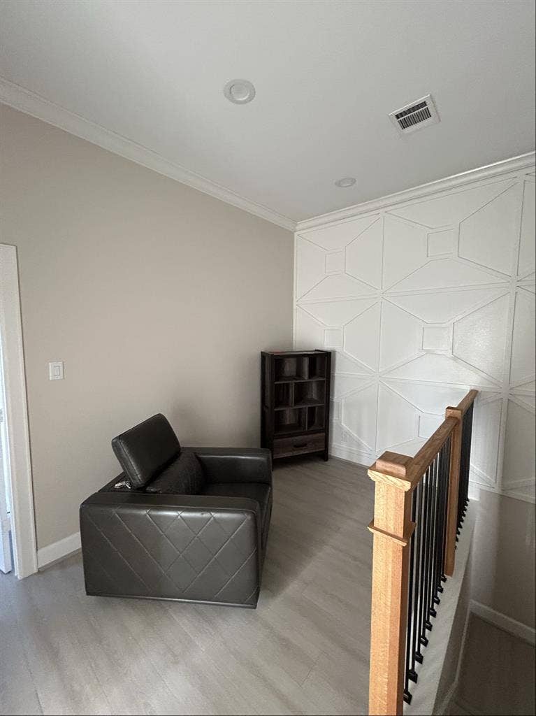 Huge master bedroom for rent