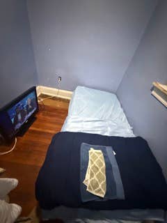 small room for rent