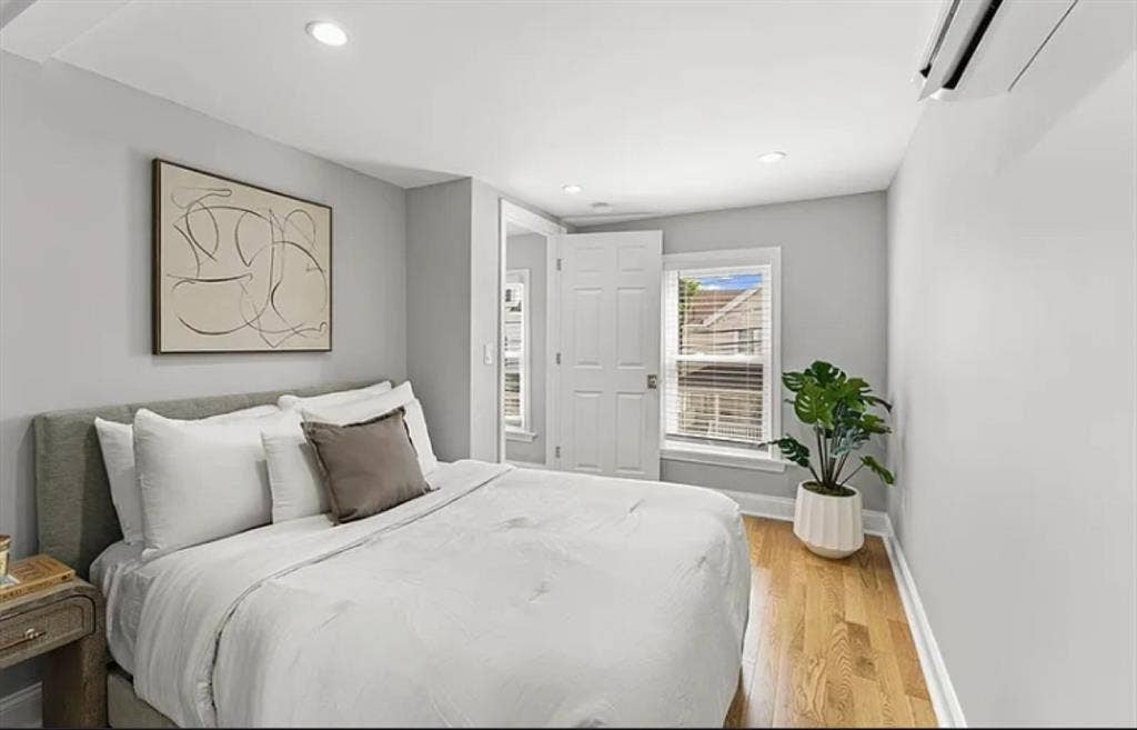 Female Roommate wanted for b!