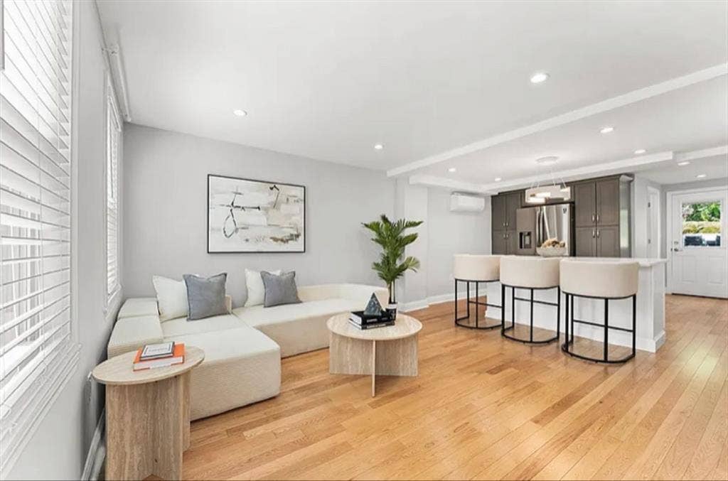 Female Roommate wanted for b!