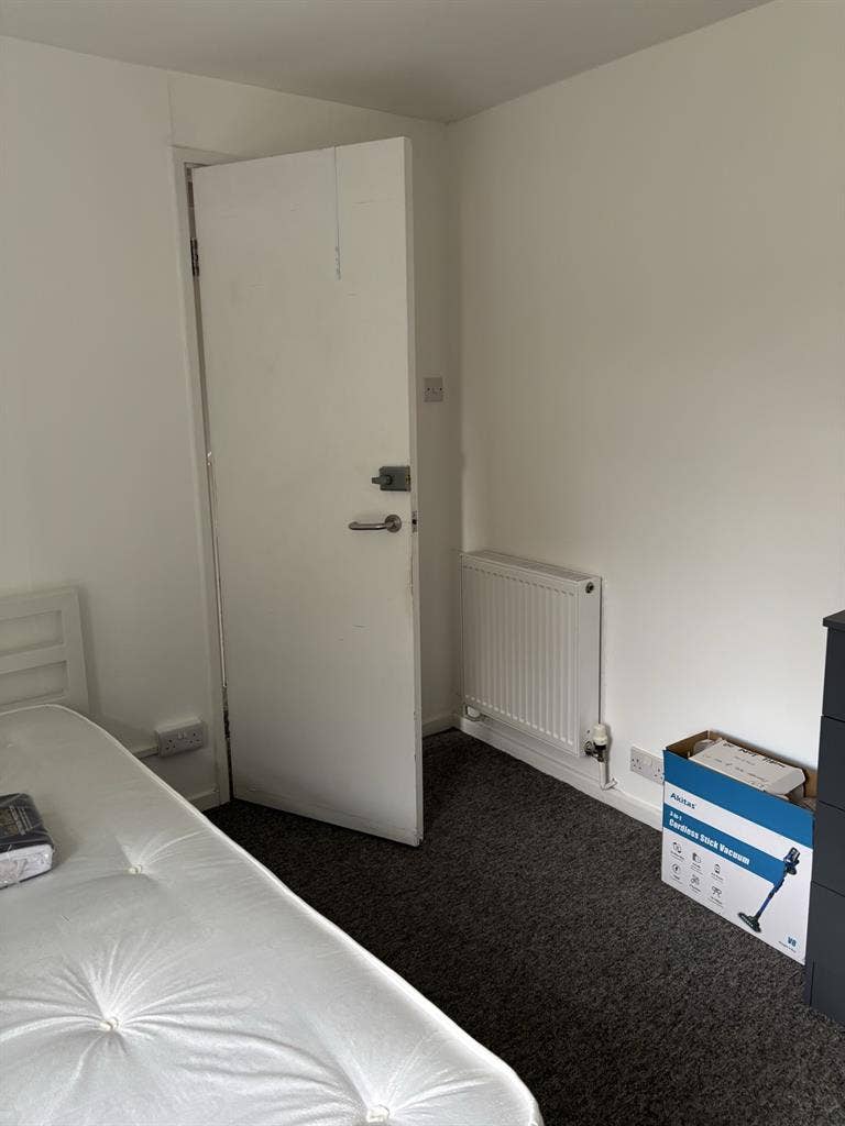 Looking for new housemate!