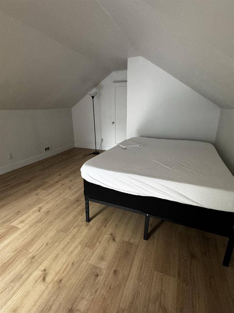 Room for rent in my housee