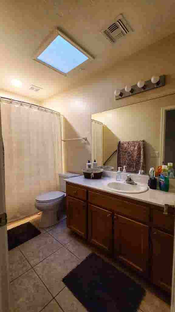 female seeking 3rd roomate