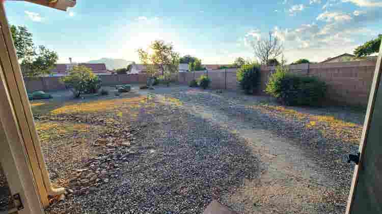 female seeking 3rd roomate