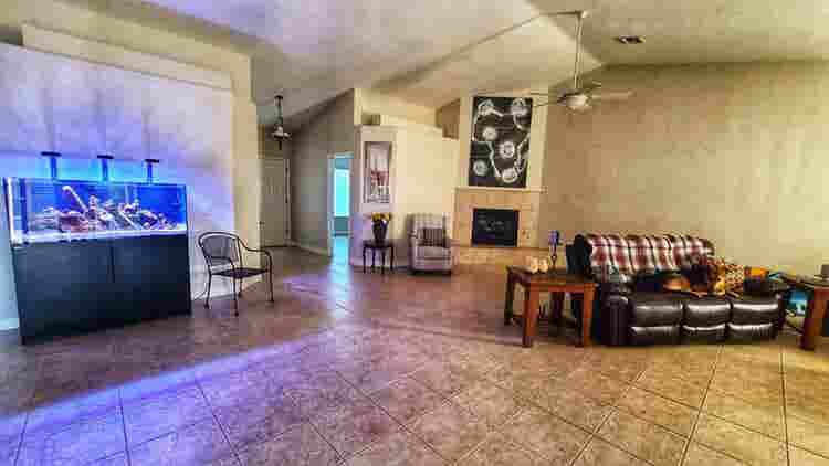 female seeking 3rd roomate