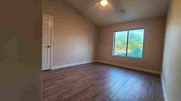 female seeking 3rd roomate