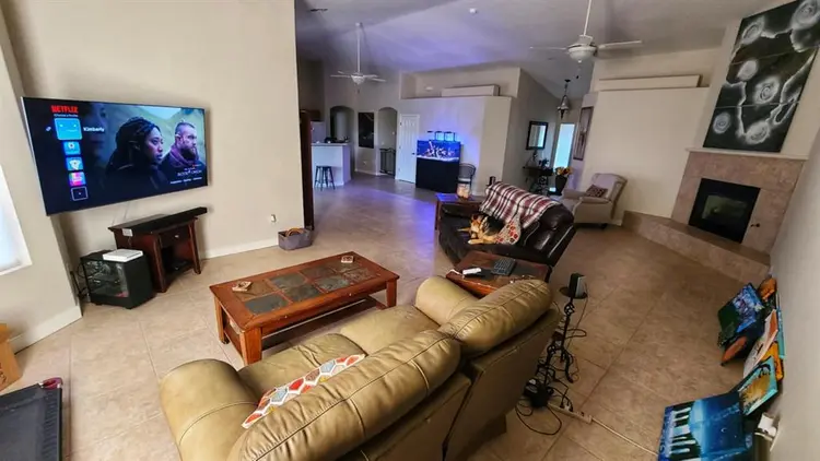 female seeking 3rd roomate