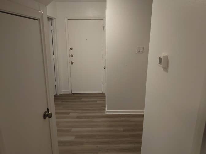 3 bdr townhouse,  bath, backyard