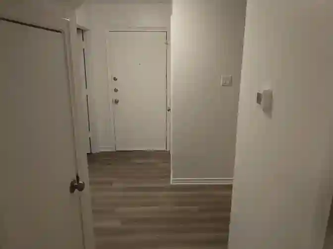 3 bdr townhouse, bath, backyard