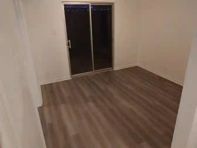 3 bdr townhouse, bath, backyard