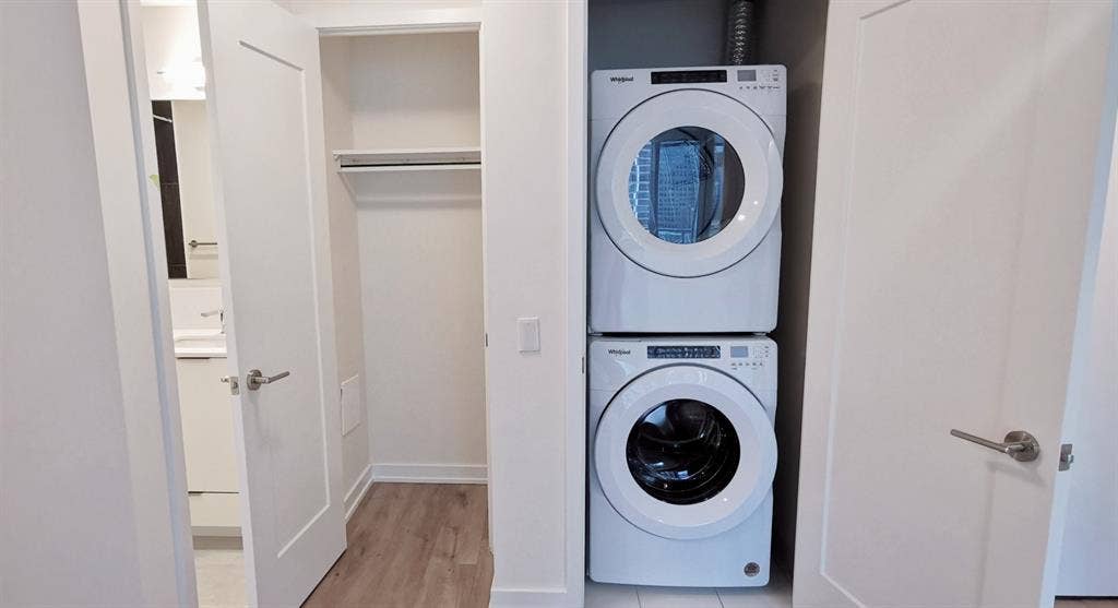 Upscale  Condo for Rent Yonge/QQ