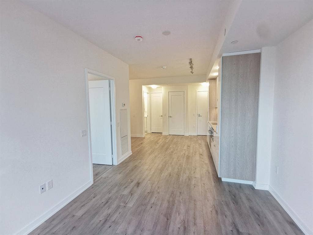 Upscale  Condo for Rent Yonge/QQ