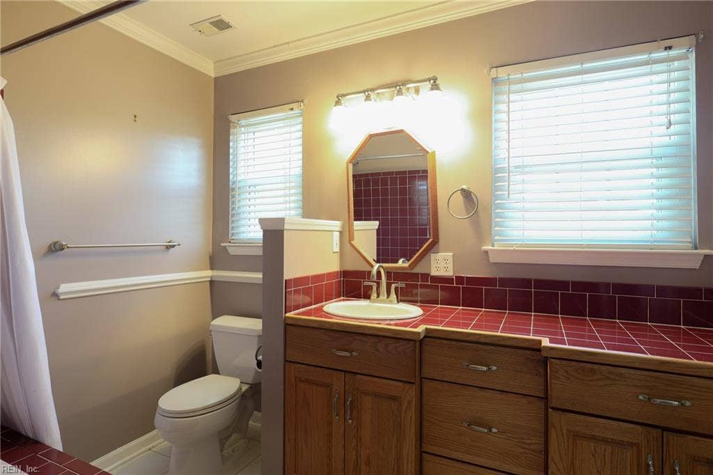 Full Bath All Utilities Included