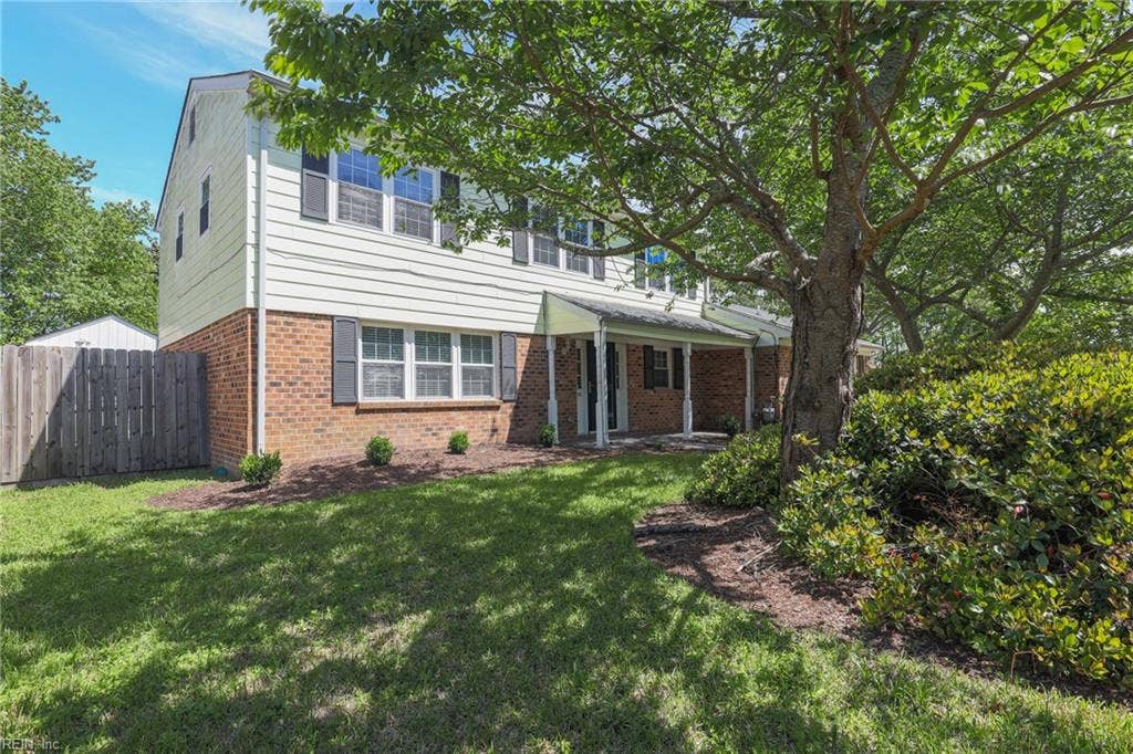 Full Bath All Utilities Included