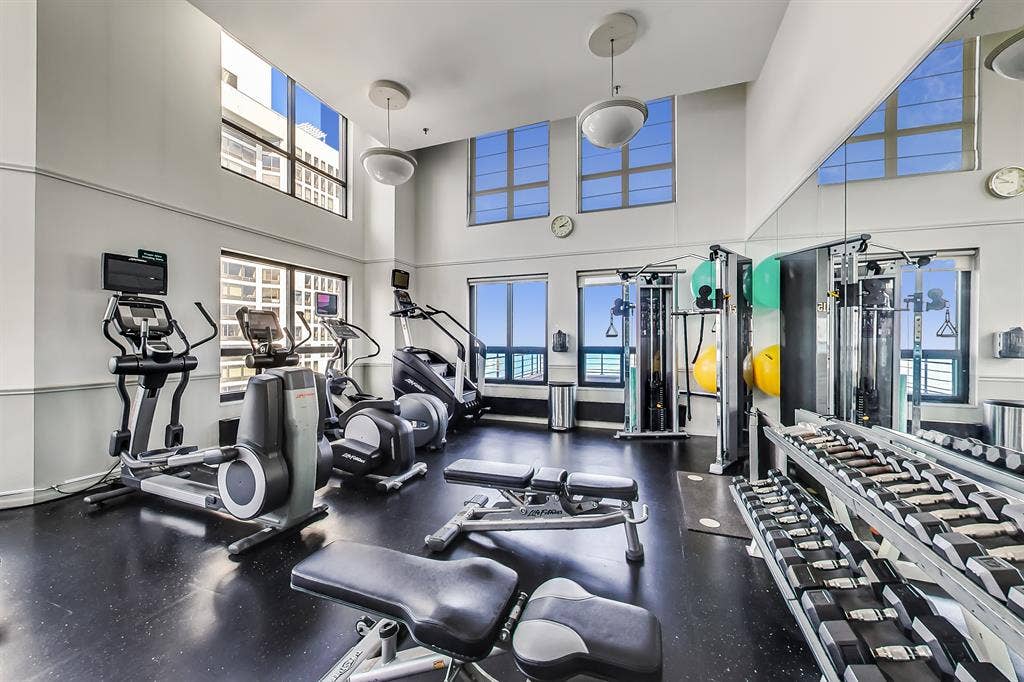 Sublease:  E Ontario St #