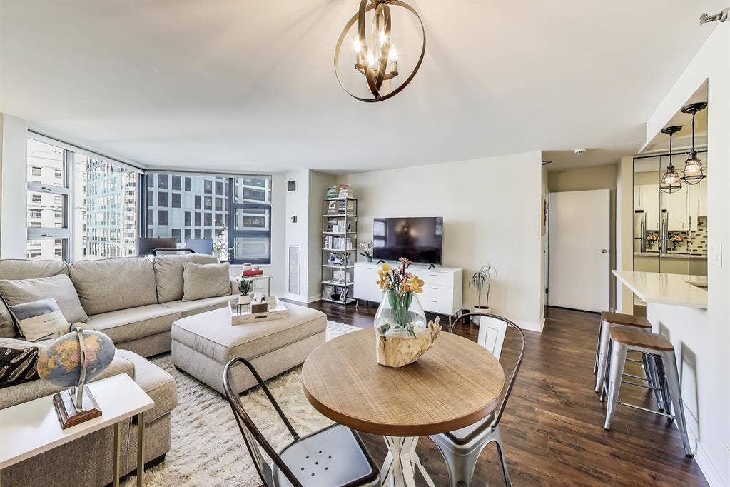 Sublease:  E Ontario St #