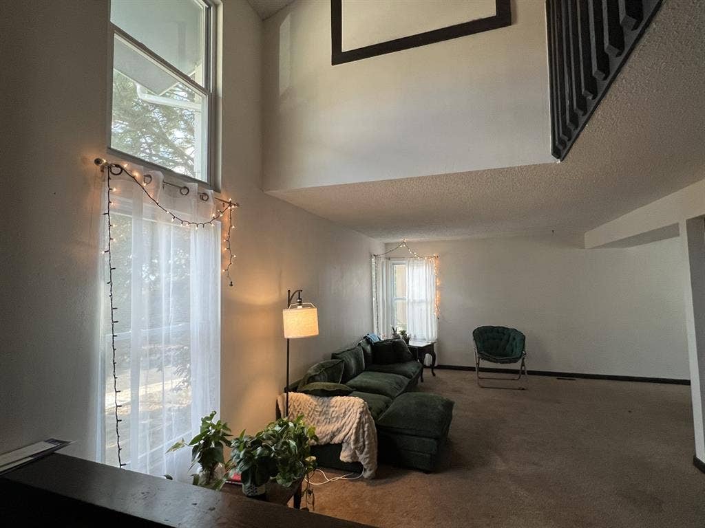 $ room, near Dublin and Academy!