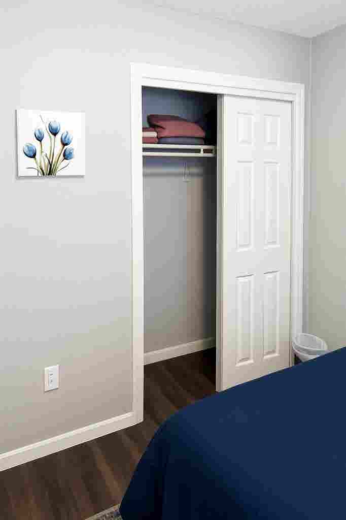 Room with private bath(furnished)