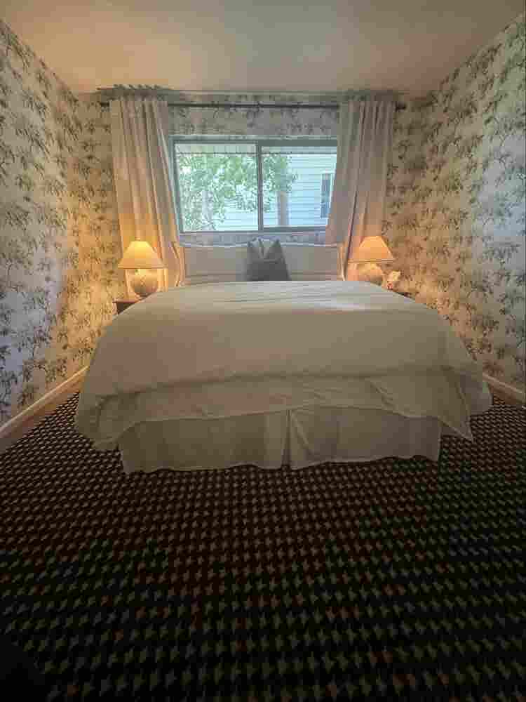 Fully Furnished Millcreek Apartment