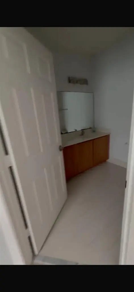 Renting Room in West Palm