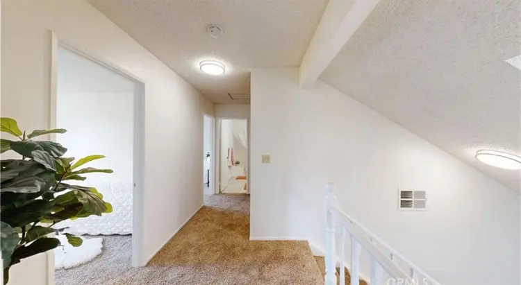 Nice bedroom w/ shared bath