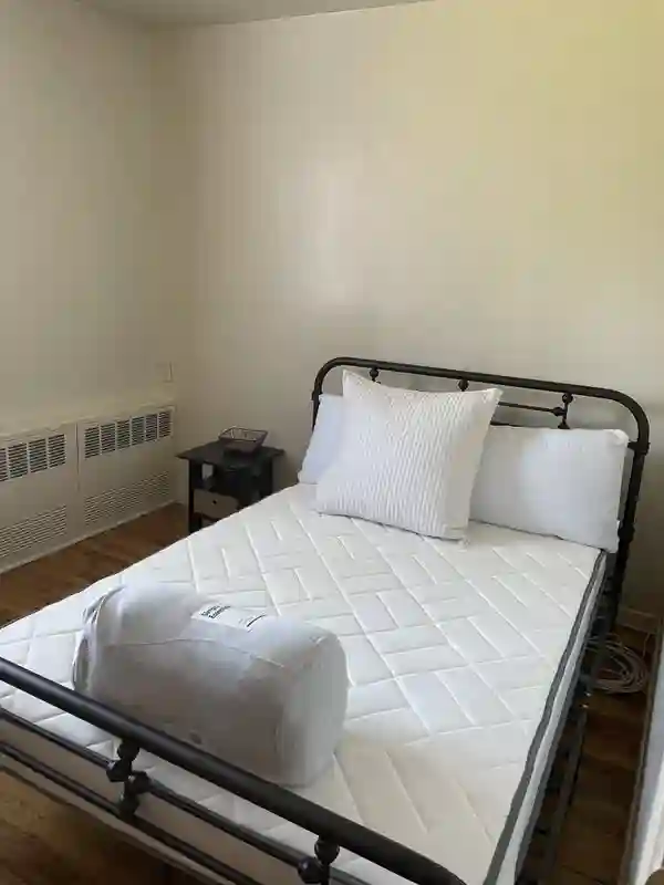 bedroom apt. Jan 5th