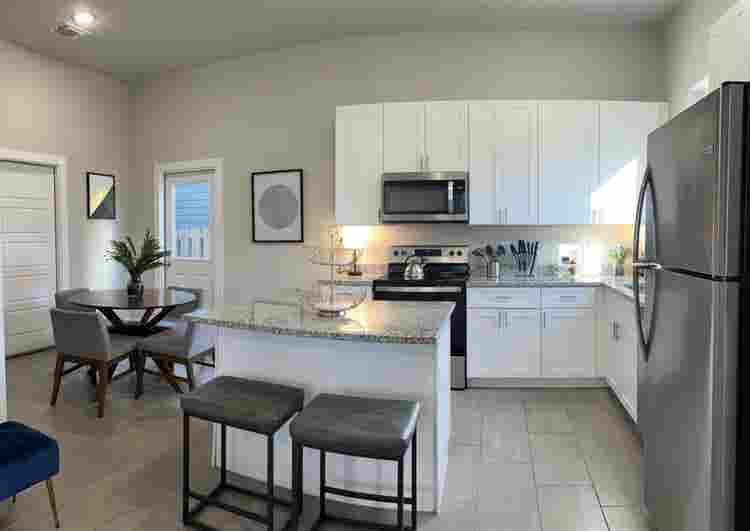 HUGE Master Suite (King Bed)