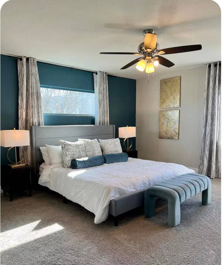 HUGE Master Suite (King Bed)