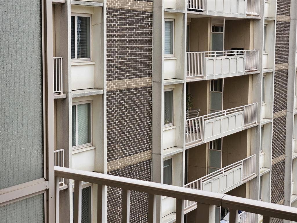 FRIENDSHIP HEIGHTS STUDIO FOR RENT