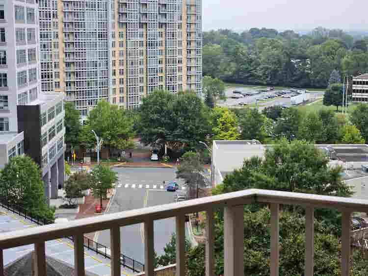 FRIENDSHIP HEIGHTS STUDIO FOR RENT