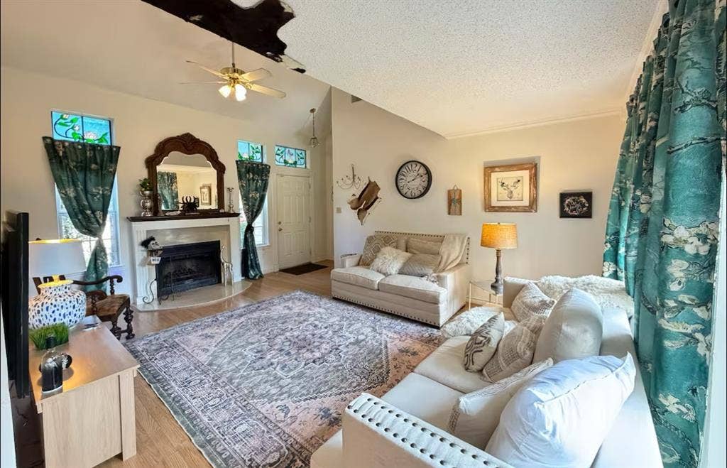 2 bedroom w/private bath