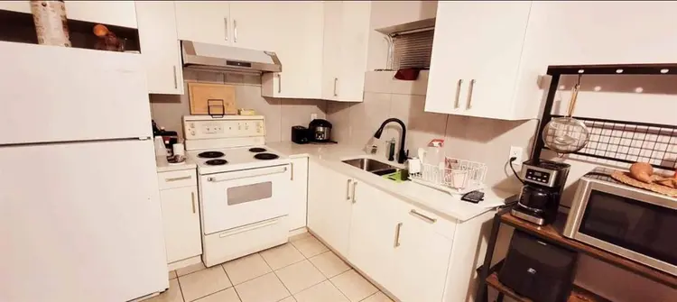 Room for rent in 2
bedroom apartment