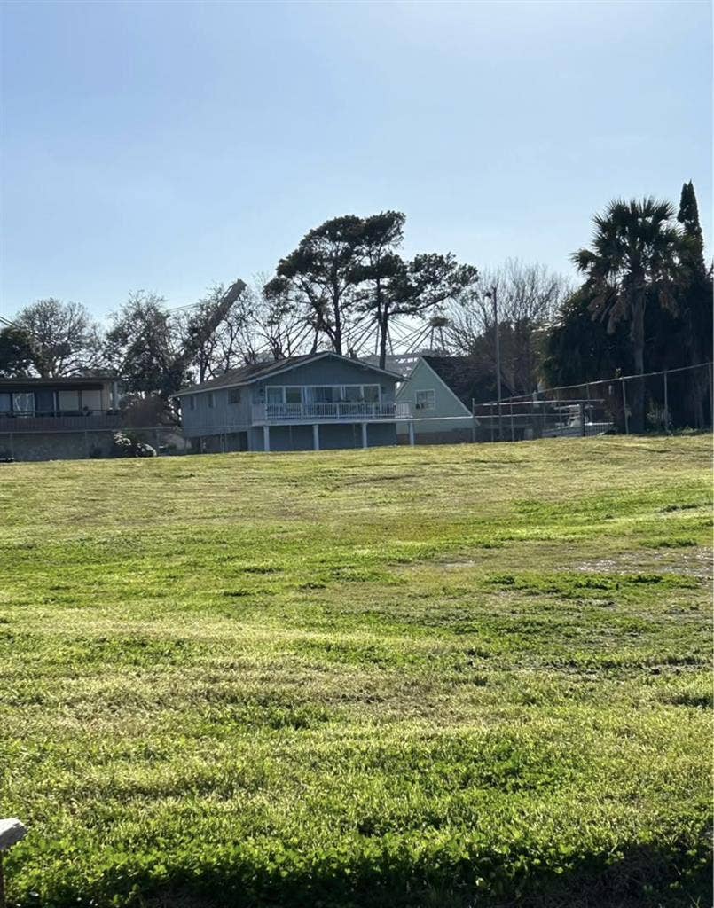 Private room with a closet