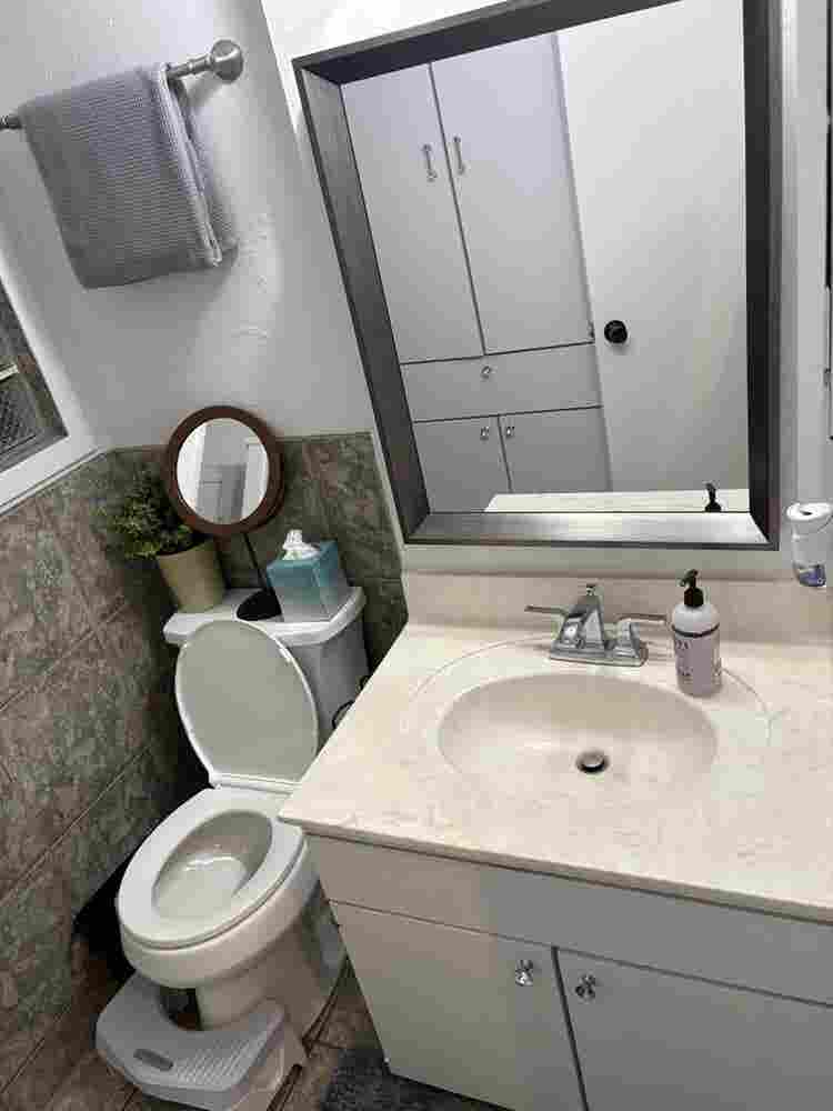 bath house! 1 room for rent