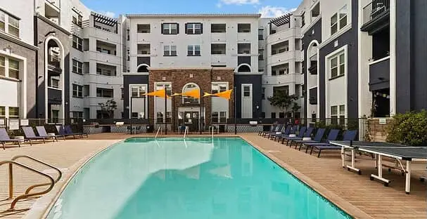 1 private bedroom and bathroom