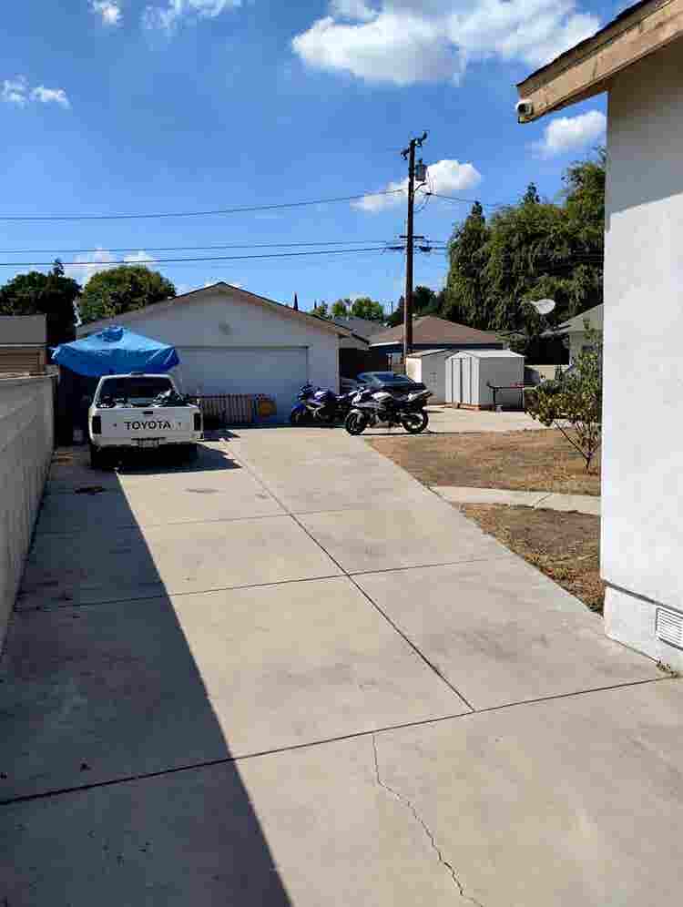 Room for rent in large house