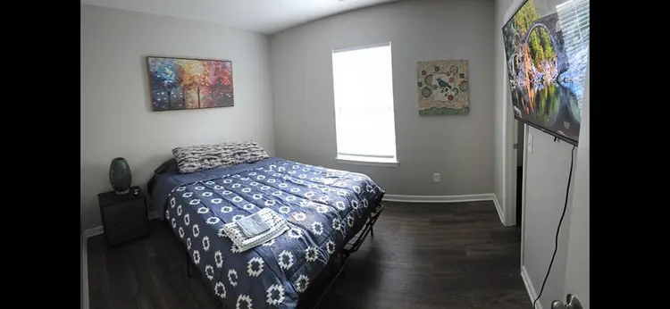 Room. Near northeast Columbia