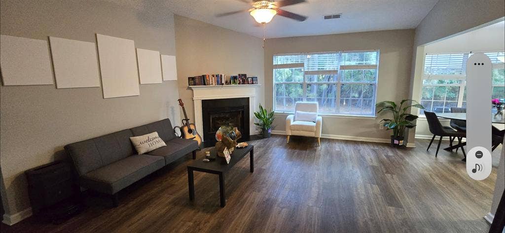 Room. Near northeast Columbia