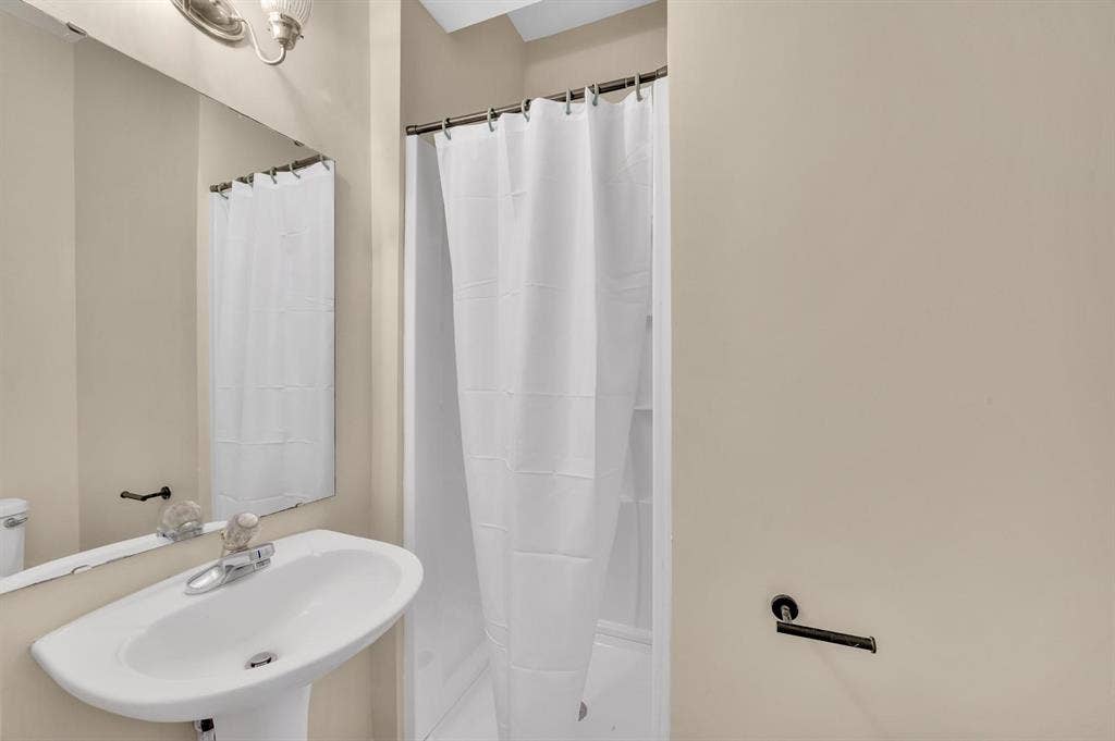 Room for Rent-Springhead Ln Charlot