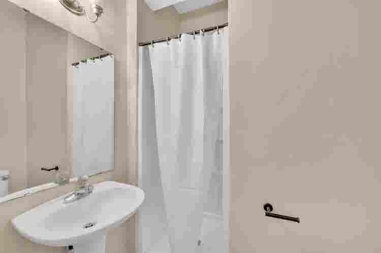 Room for Rent-Springhead Ln Charlot