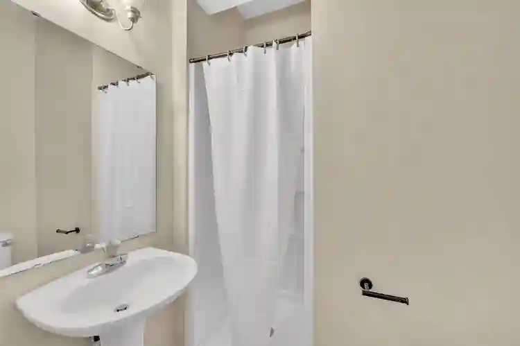 Room for Rent-Springhead Ln Charlot