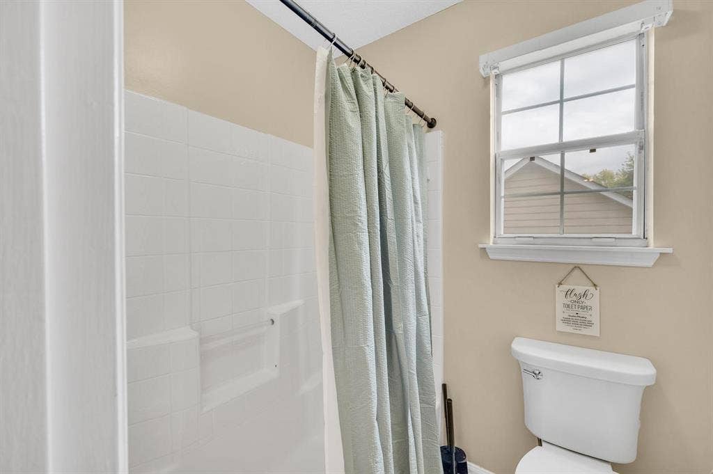 Room for Rent-Springhead Ln Charlot