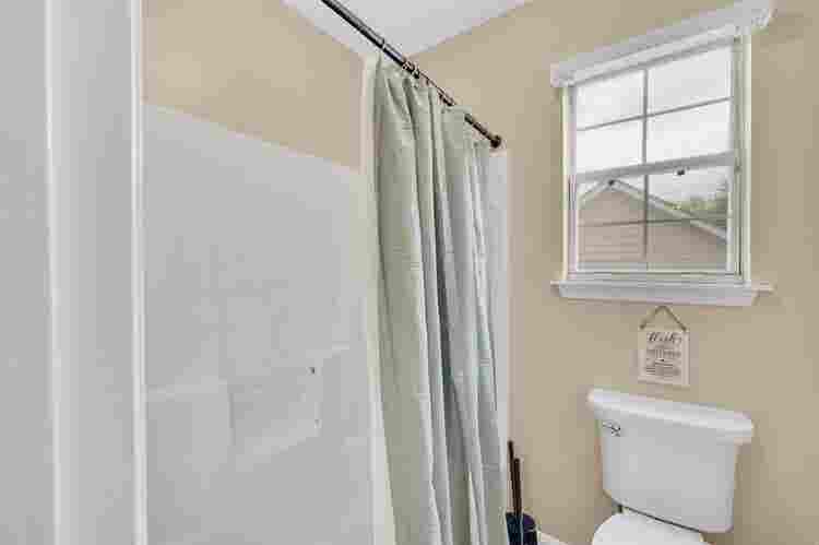 Room for Rent-Springhead Ln Charlot