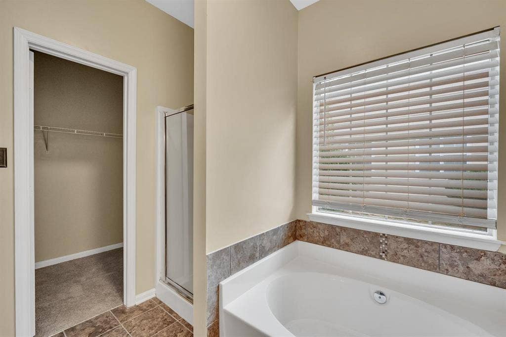 Room for Rent-Springhead Ln Charlot