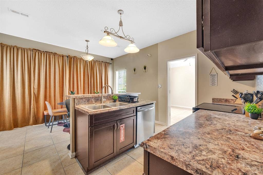 Room for Rent-Springhead Ln Charlot