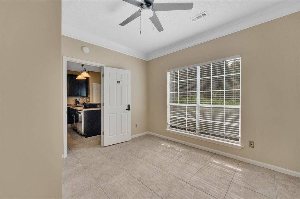 Room for Rent-Springhead Ln Charlot