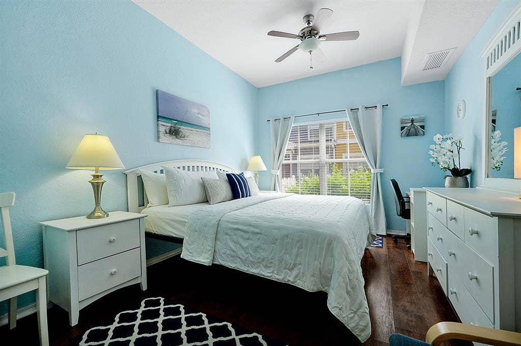 Furnished room near major hospitals