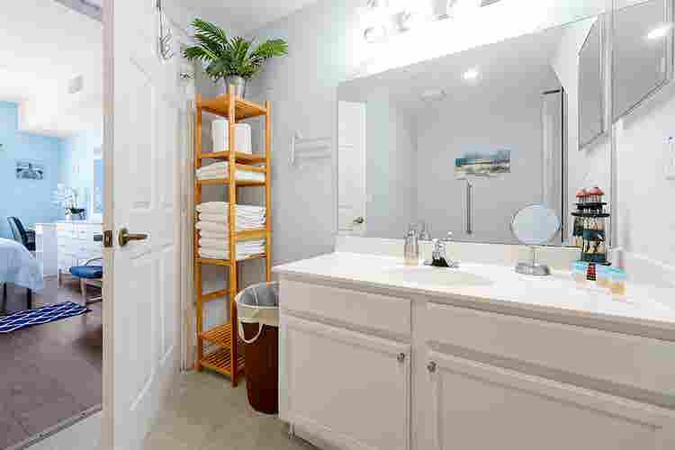 Furnished room near major hospitals