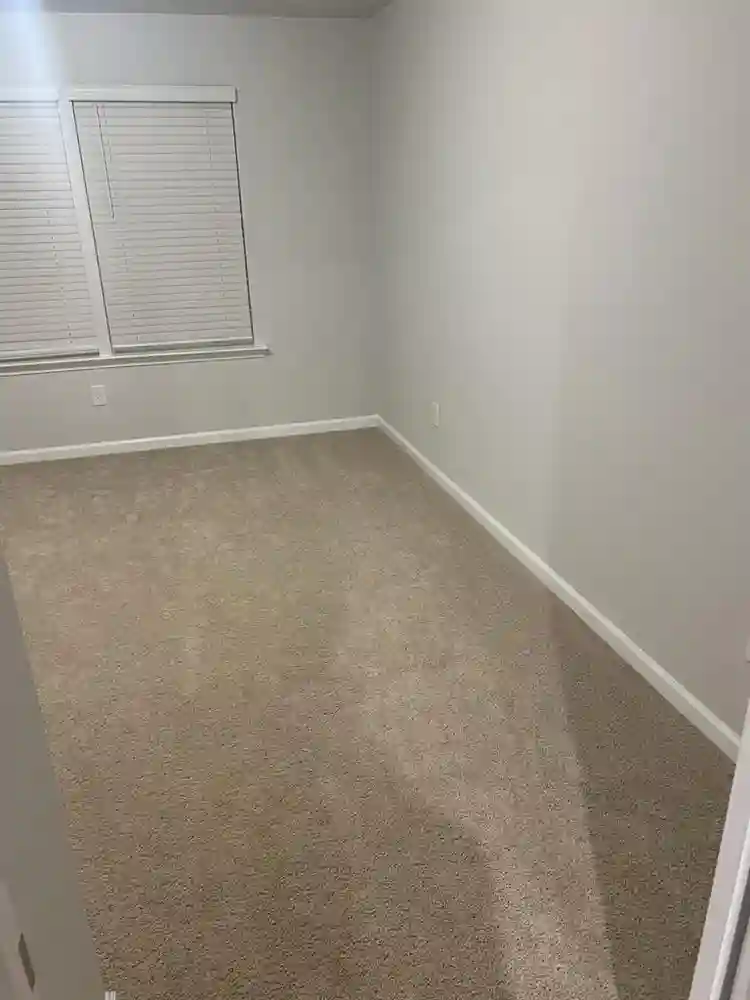 Gay man seeking roommate.